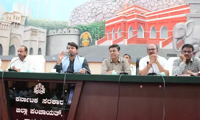 ರಾಯಚೂರು | ನರೇಗಾ ಯೋಜನೆಯಡಿ ಕಡಿಮೆ ಪ್ರಗತಿ : ಎಡಿಗಳಿಗೆ ನೋಟಿಸ್ ನೀಡಲು ಜಿಪಂ‌ ಸಿಇಒ ಸೂಚನೆ
