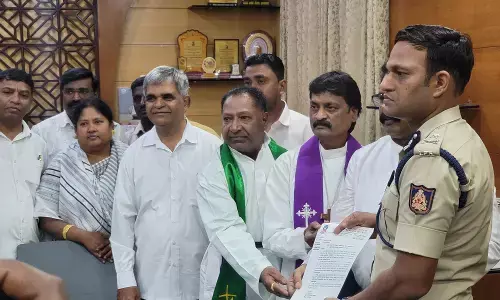 ಧಾರವಾಡ ಕ್ರೈಸ್ತ ಪ್ರಾರ್ಥನಾ ಮಂದಿರಗಳ ಮೇಲೆ ದಾಳಿ ಆರೋಪ: ಸೂಕ್ತ ಭದ್ರತೆಗಾಗಿ ಕಮಿಷನರ್ ಗೆ ಮನವಿ