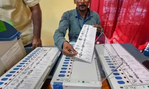 ಸ್ಥಳೀಯ ಸಂಸ್ಥೆಗಳ ಚುನಾವಣೆಗಳಲ್ಲಿ EVM ಬದಲು ‘ಬ್ಯಾಲೆಟ್ ಪೇಪರ್ʼ ಬಳಕೆ; ರಾಜ್ಯ ಚುನಾವಣಾ ಆಯೋಗಕ್ಕೆ ಶಿಫಾರಸ್ಸು ಮಾಡಲು ಸಂಪುಟ ನಿರ್ಧಾರ