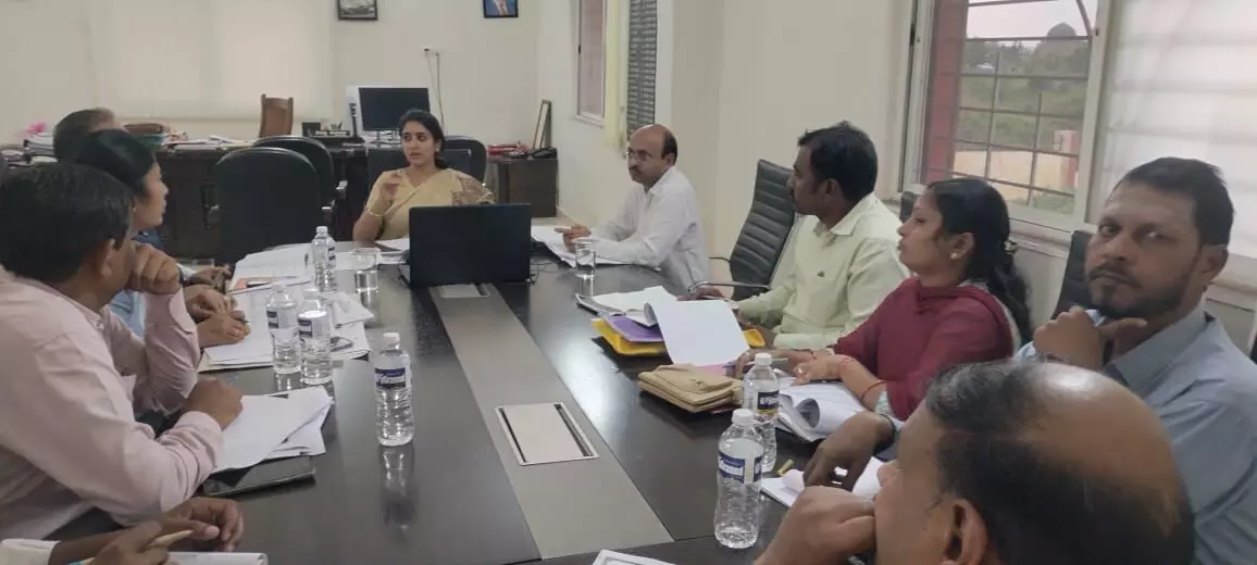 ಬೀದರ್ | ಸೆ.22ರಿಂದ ಜಿಲ್ಲಾದ್ಯಂತ ಎಲ್ಲಾ ವರ್ಗಗಳ ಸಾಮಾಜಿಕ, ಶೈಕ್ಷಣಿಕ ಸಮೀಕ್ಷೆ : ಡಿಸಿ ಶಿಲ್ಪಾ ಶರ್ಮಾ ಬೀದರ್ | ಸೆ.22ರಿಂದ ಜಿಲ್ಲಾದ್ಯಂತ ಎಲ್ಲಾ ವರ್ಗಗಳ ಸಾಮಾಜಿಕ, ಶೈಕ್ಷಣಿಕ ಸಮೀಕ್ಷೆ : ಡಿಸಿ ಶಿಲ್ಪಾ ಶರ್ಮಾ