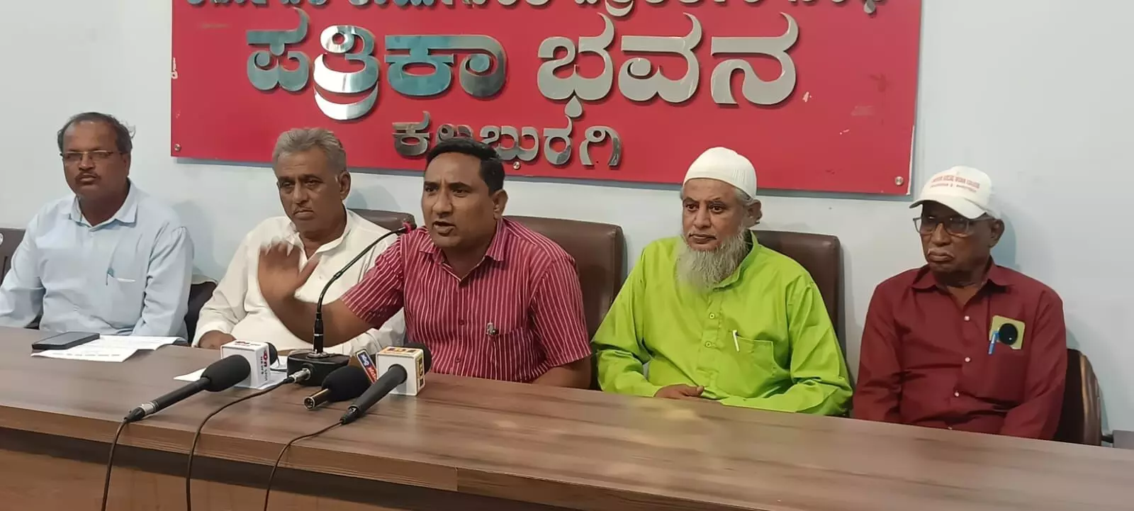 ಕಲಬುರಗಿ | ಮಳೆಯಿಂದ ಹಾನಿಯಾದ ಪ್ರತಿ ಎಕರೆಗೆ 25 ಸಾವಿರ ರೂ. ಘೋಷಿಸಿ: ಭೀಮಾಶಂಕರ ಮಾಡ್ಯಾಳ ಕಲಬುರಗಿ | ಮಳೆಯಿಂದ ಹಾನಿಯಾದ ಪ್ರತಿ ಎಕರೆಗೆ 25 ಸಾವಿರ ರೂ. ಘೋಷಿಸಿ: ಭೀಮಾಶಂಕರ ಮಾಡ್ಯಾಳ