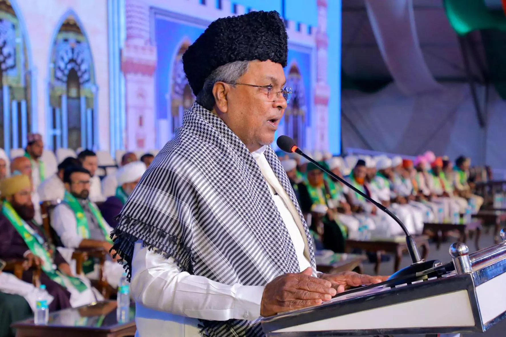 ಪ್ರವಾದಿ ಮುಹಮ್ಮದ್(ಸ) ಅವರ ಬೋಧನೆಗಳು ಕ್ರಾಂತಿಕಾರಕ ಬದಲಾವಣೆಗೆ ಕಾರಣಕರ್ತವಾಗಿವೆ: ಸಿಎಂ ಸಿದ್ದರಾಮಯ್ಯ ಪ್ರವಾದಿ ಮುಹಮ್ಮದ್(ಸ) ಅವರ ಬೋಧನೆಗಳು ಕ್ರಾಂತಿಕಾರಕ ಬದಲಾವಣೆಗೆ ಕಾರಣಕರ್ತವಾಗಿವೆ: ಸಿಎಂ ಸಿದ್ದರಾಮಯ್ಯ