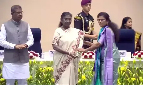 ಕಲಬುರಗಿ | ಡಾ.ಶ್ರೀದೇವಿ ಕಲ್ಯಾಣ್ ರಿಗೆ ರಾಷ್ಟ್ರಪತಿಯಿಂದ ರಾಷ್ಟ್ರೀಯ ಉತ್ತಮ ಶಿಕ್ಷಕಿ ಪ್ರಶಸ್ತಿ ಪ್ರದಾನ