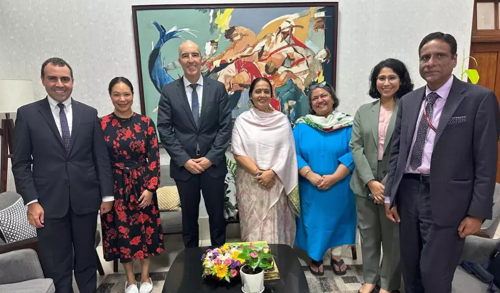 ರಾಜ್ಯ ಸರಕಾರದ ಮುಖ್ಯ ಕಾರ್ಯದರ್ಶಿ ಡಾ.ಶಾಲಿನಿ ರಜನೀಶ್ ಅವರನ್ನು ಭೇಟಿ ಮಾಡಿದ ಐಎಂಎಫ್ ನಿಯೋಗ ರಾಜ್ಯ ಸರಕಾರದ ಮುಖ್ಯ ಕಾರ್ಯದರ್ಶಿ ಡಾ.ಶಾಲಿನಿ ರಜನೀಶ್ ಅವರನ್ನು ಭೇಟಿ ಮಾಡಿದ ಐಎಂಎಫ್ ನಿಯೋಗ