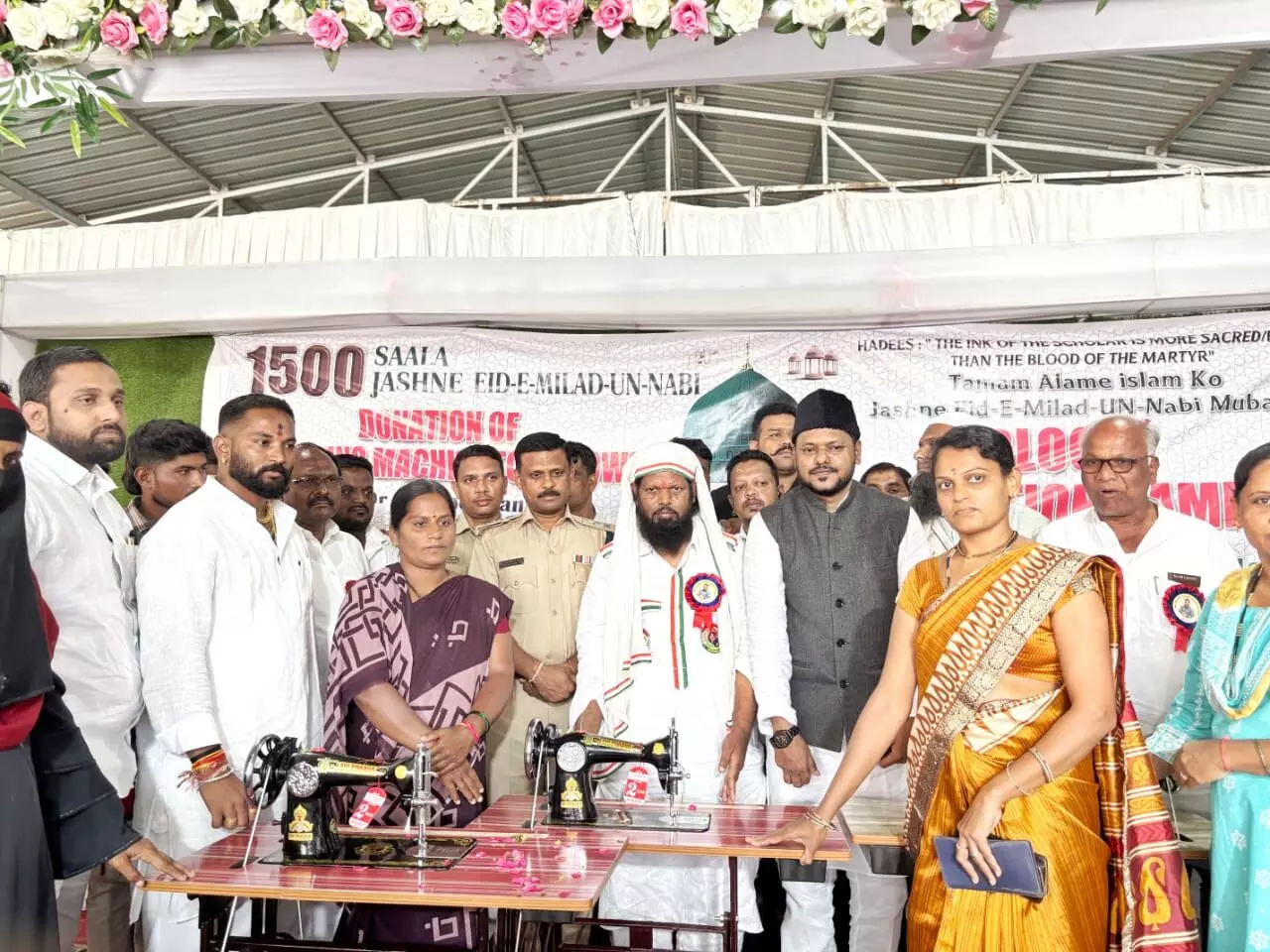 ಕಲಬುರಗಿ| ಈದ್ ಮಿಲಾದ್ ಪ್ರಯುಕ್ತ ರಕ್ತದಾನ, ವಿಧವೆಯರಿಗೆ ಹೊಲಿಗೆ ಯಂತ್ರ ವಿತರಣೆ