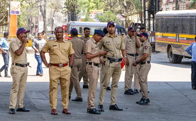 ಉತ್ತರ ಪ್ರದೇಶ | ಗಾಯಕನ ವಿರುದ್ಧ ಅತ್ಯಾಚಾರದ ಆರೋಪ: ಸಂತ್ರಸ್ತ ಮಹಿಳೆಯಿಂದ ಸಿಎಂ ನಿವಾಸದ ಮುಂದೆ ಆತ್ಮದಹನಕ್ಕೆೆ ವಿಫಲ ಯತ್ನ