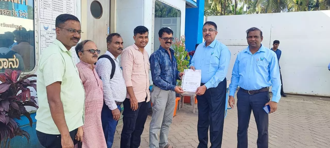 ಉಡುಪಿ ಕೊಚ್ಚಿನ್ ಶಿಪ್ಯಾರ್ಡ್ನಿಂದ ಪತ್ರಕರ್ತರ ಕ್ಷೇಮಾಭಿವೃದ್ಧಿ ನಿಧಿಗೆ ದೇಣಿಗೆ ಉಡುಪಿ ಕೊಚ್ಚಿನ್ ಶಿಪ್ಯಾರ್ಡ್ನಿಂದ ಪತ್ರಕರ್ತರ ಕ್ಷೇಮಾಭಿವೃದ್ಧಿ ನಿಧಿಗೆ ದೇಣಿಗೆ