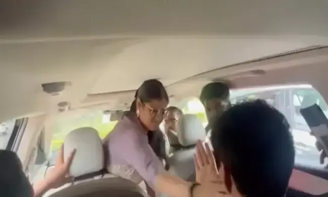 ಉತ್ತರ ಪ್ರದೇಶ | ಕಾನೂನು ಪದವಿ ವಿದ್ಯಾರ್ಥಿಗೆ 50-60 ಬಾರಿ ಕಪಾಳ ಮೋಕ್ಷ ಮಾಡಿದ ಸಹಪಾಠಿಗಳು!