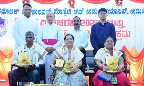 ವಿದ್ಯಾರ್ಥಿಗಳನ್ನು ಮನುಷ್ಯರನ್ನಾಗಿ ರೂಪಿಸುವವರು ಶಿಕ್ಷಕರು: ಬಿಷಪ್ ಜೆರಾಲ್ಡ್ ಲೋಬೊ