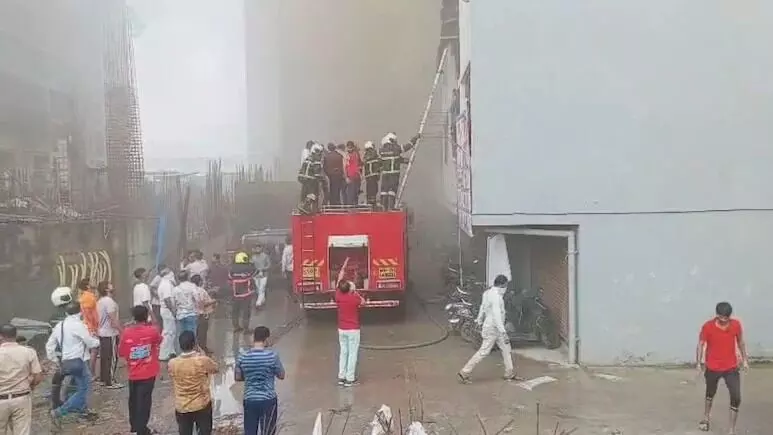 ಮುಂಬೈನ ಬಹುಮಹಡಿ ಕಟ್ಟಡದಲ್ಲಿ ಅಗ್ನಿ ಅವಘಡ: ಮಹಿಳೆ ಮೃತ್ಯು; 18 ಮಂದಿಗೆ ಗಾಯ