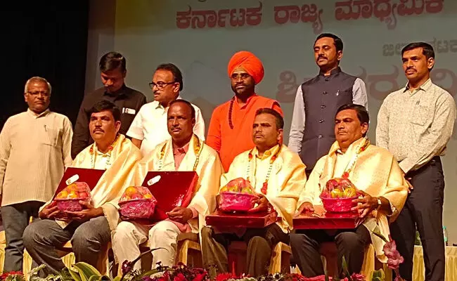 ಕಲಬುರಗಿ | ಪ್ರತಿಯೊಬ್ಬರು ಕೈ ಜೋಡಿಸಿದರೆ ಮಾತ್ರ ಫಲಿತಾಂಶ ಸುಧಾರಣೆ ಸಾಧ್ಯ: ಡಾ.ಶರಣಪ್ಪ ಎಸ್.ಡಿ ಕಲಬುರಗಿ | ಪ್ರತಿಯೊಬ್ಬರು ಕೈ ಜೋಡಿಸಿದರೆ ಮಾತ್ರ ಫಲಿತಾಂಶ ಸುಧಾರಣೆ ಸಾಧ್ಯ: ಡಾ.ಶರಣಪ್ಪ ಎಸ್.ಡಿ