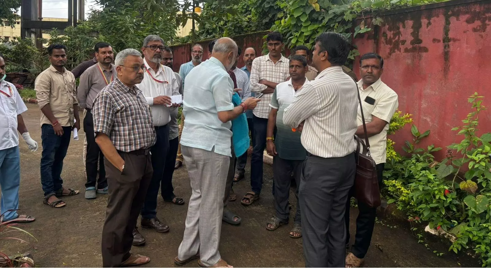 ಯಲ್ಲಾಪುರ: ಮರ ಬಿದ್ದು ಗರ್ಭಿಣಿ ಮಹಿಳೆ ಮೃತ್ಯು; ಮಕ್ಕಳು ಸೇರಿ 7 ಮಂದಿಗೆ ಗಾಯ