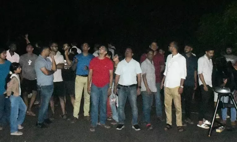 ಚಂದ್ರಗ್ರಹಣ: ಮಂಗಳೂರಿನಲ್ಲಿ ಕಣ್ತುಂಬಿಕೊಂಡ ಜನತೆ; ಪಿಲಿಕುಳದಲ್ಲಿ ವೀಕ್ಷಣೆಗೆ ವಿಶೇಷ ವ್ಯವಸ್ಥೆ