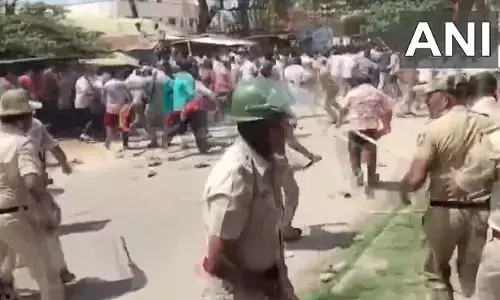 ಮಂಡ್ಯ :  ಗಣೇಶ ಮೂರ್ತಿ ವಿಸರ್ಜನೆ ವೇಳೆ ಕಲ್ಲು ತೂರಾಟ ಪ್ರಕರಣ; ನಗರದಲ್ಲಿ ಬಿಗಿ ಪೊಲೀಸ್‌ ಬಂದೋಬಸ್ತ್