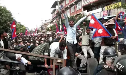 ನೇಪಾಳದಲ್ಲಿ ಯುವಜನರ ಬೃಹತ್ ಪ್ರತಿಭಟನೆ | ಹಿಂಸಾತ್ಮಕ ಘಟನೆಗಳಲ್ಲಿ ಕನಿಷ್ಠ 14 ಮೃತ್ಯು