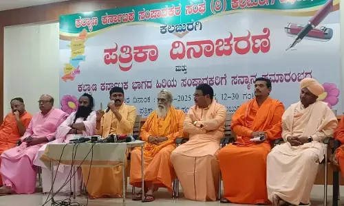 ಇಸ್ಲಾಮ್ ಧರ್ಮದ ಕಾಲಂನಲ್ಲಿ ಲಿಂಗಾಯತ ಎಂದು ಬರೆಯಿಸಿ: ಸಾಣೇಹಳ್ಳಿ ಶ್ರೀಗೆ ಆಂದೋಲಾಶ್ರೀ ತಿರುಗೇಟು