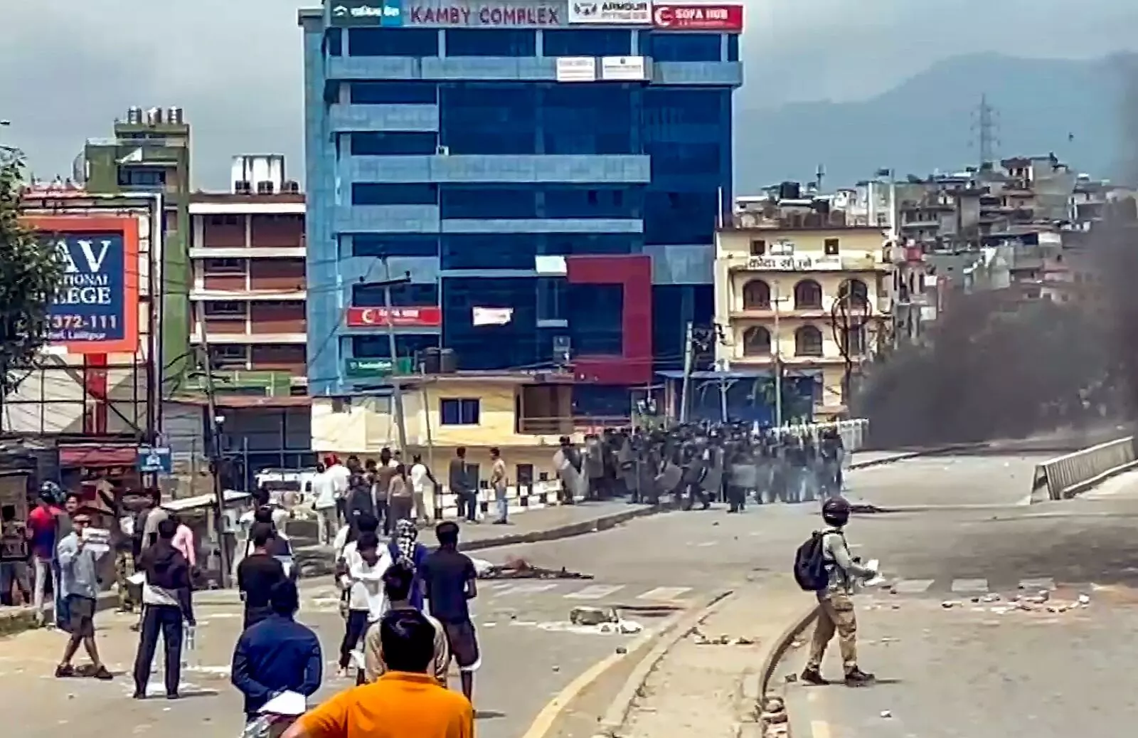 PHOTOS | ನೇಪಾಳದಲ್ಲಿ ಹಿಂಸಾತ್ಮಕ ಪ್ರತಿಭಟನೆ; ಕೆ.ಪಿ.ಶರ್ಮಾ ಓಲಿ ರಾಜೀನಾಮೆ