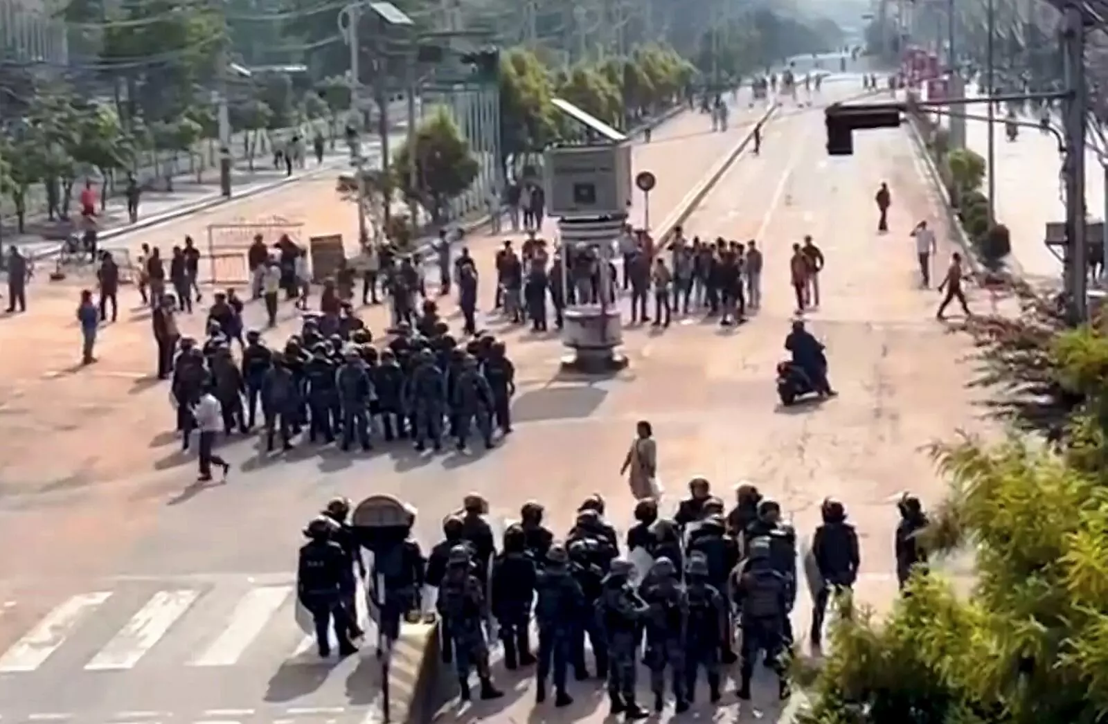 PHOTOS | ನೇಪಾಳದಲ್ಲಿ ಹಿಂಸಾತ್ಮಕ ಪ್ರತಿಭಟನೆ; ಕೆ.ಪಿ.ಶರ್ಮಾ ಓಲಿ ರಾಜೀನಾಮೆ