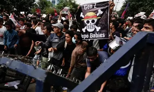 ನೇಪಾಳ | ಯುವಜನರ ಪ್ರತಿಭಟನೆಗೆ ಮಣಿದ ಸರಕಾರ ; ಸಾಮಾಜಿಕ ಮಾಧ್ಯಮಗಳ ಮೇಲಿನ ನಿಷೇಧ ತೆರವು