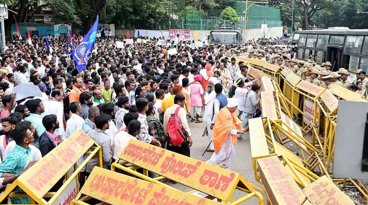 ಬೆಂಗಳೂರು | ಒಳಮೀಸಲಾತಿ ಹಂಚಿಕೆಯಲ್ಲಿ ಅನ್ಯಾಯ ಆರೋಪ : ನಾಲ್ಕು ಸಮುದಾಯಗಳ ತೀವ್ರ ಆಕ್ರೋಶ, ಬೃಹತ್ ಪ್ರತಿಭಟನೆ