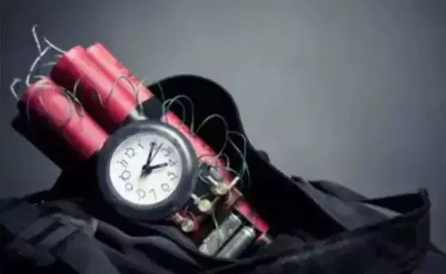 ಬೀದರ್ | ಗುರುದ್ವಾರಕ್ಕೆ ಬಾಂಬ್ ಬೆದರಿಕೆ : ಪ್ರಕರಣ ದಾಖಲು ಬೀದರ್ | ಗುರುದ್ವಾರಕ್ಕೆ ಬಾಂಬ್ ಬೆದರಿಕೆ : ಪ್ರಕರಣ ದಾಖಲು