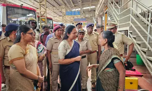 ಮೆಜೆಸ್ಟಿಕ್ ಬಸ್ ನಿಲ್ದಾಣದಲ್ಲಿ ಸಿಸಿಟಿವಿ ಅಳವಡಿಸಲು ಮಹಿಳಾ ಆಯೋಗದ ಅಧ್ಯಕ್ಷೆ ಡಾ.ನಾಗಲಕ್ಷ್ಮೀ ಚೌಧರಿ ಸೂಚನೆ