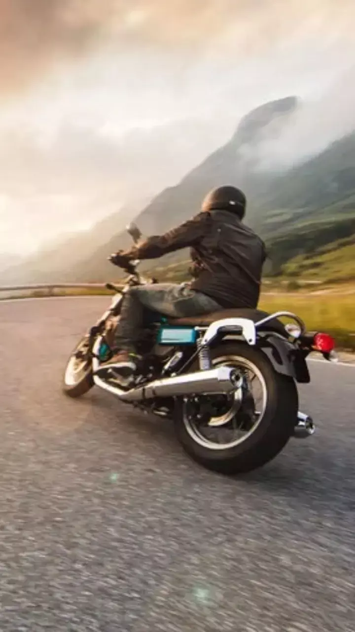 ಒಂದು ವರ್ಷದಲ್ಲಿ ದ್ವಿಚಕ್ರ ವಾಹನ ಅಪಘಾತಗಳಲ್ಲಿ ಮೃತಪಟ್ಟವರೆಷ್ಟು ಗೊತ್ತೇ? ಒಂದು ವರ್ಷದಲ್ಲಿ ದ್ವಿಚಕ್ರ ವಾಹನ ಅಪಘಾತಗಳಲ್ಲಿ ಮೃತಪಟ್ಟವರೆಷ್ಟು ಗೊತ್ತೇ?