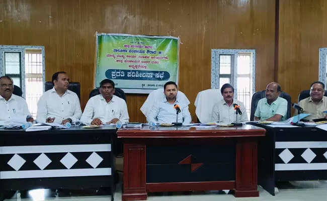 ಪಿಡಿಒಗಳು ಗ್ರಾಮೀಣ ಪ್ರದೇಶದ ಜನತೆಯ ಸಮಸ್ಯೆಗಳಿಗೆ ಸ್ಪಂದನಶೀಲರಾಗಿ ಪ್ರತಿಕ್ರಿಯಿಸಬೇಕು : ಸಿಇಓ ಡಾ.ಗಿರೀಶ್ ಬದೋಲೆ ಪಿಡಿಒಗಳು ಗ್ರಾಮೀಣ ಪ್ರದೇಶದ ಜನತೆಯ ಸಮಸ್ಯೆಗಳಿಗೆ ಸ್ಪಂದನಶೀಲರಾಗಿ ಪ್ರತಿಕ್ರಿಯಿಸಬೇಕು : ಸಿಇಓ ಡಾ.ಗಿರೀಶ್ ಬದೋಲೆ