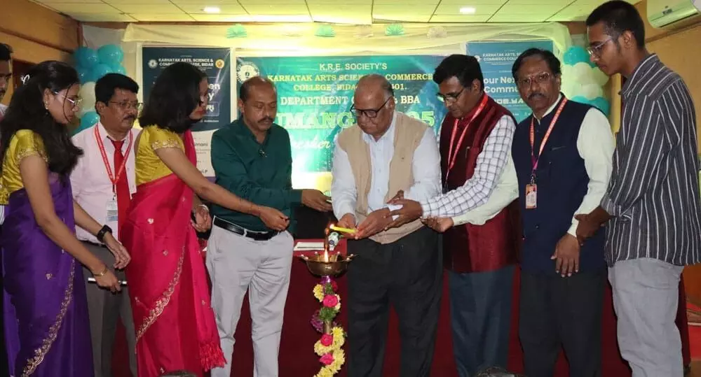 ಬೀದರ್ | ಕಲೆ ಮನುಷ್ಯನನ್ನು ಎತ್ತರ ಸ್ಥಾನಕ್ಕೆ ಕೊಂಡೊಯ್ಯುತ್ತದೆ : ಪ್ರೊ.ಬಿ.ಜಿ.ಮೂಲಿಮನಿ ಬೀದರ್ | ಕಲೆ ಮನುಷ್ಯನನ್ನು ಎತ್ತರ ಸ್ಥಾನಕ್ಕೆ ಕೊಂಡೊಯ್ಯುತ್ತದೆ : ಪ್ರೊ.ಬಿ.ಜಿ.ಮೂಲಿಮನಿ