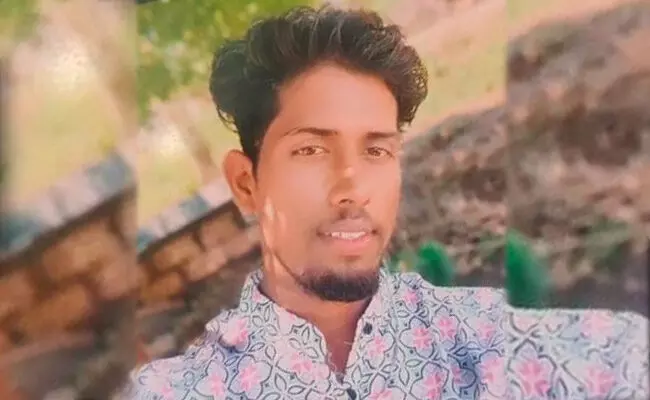 ಕಲಬುರಗಿ | ಕ್ರೂಜರ್-ಬೈಕ್ ಢಿಕ್ಕಿ : ಯುವಕ ಮೃತ್ಯು, ಇಬ್ಬರಿಗೆ ಗಾಯ ಕಲಬುರಗಿ | ಕ್ರೂಜರ್-ಬೈಕ್ ಢಿಕ್ಕಿ : ಯುವಕ ಮೃತ್ಯು, ಇಬ್ಬರಿಗೆ ಗಾಯ