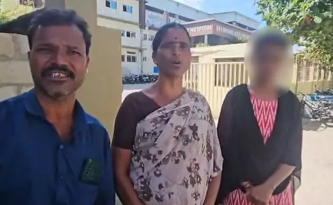 ಕೊಪ್ಪಳ | ಬಾಕಿ ಶುಲ್ಕ ಕಟ್ಟಿಲ್ಲವೆಂದು ತಾಳಿ, ಕಿವಿಯೋಲೆ ಬಿಚ್ಚಿಸಿಕೊಂಡ ಕಾಲೇಜು ಆಡಳಿತ ಮಂಡಳಿ