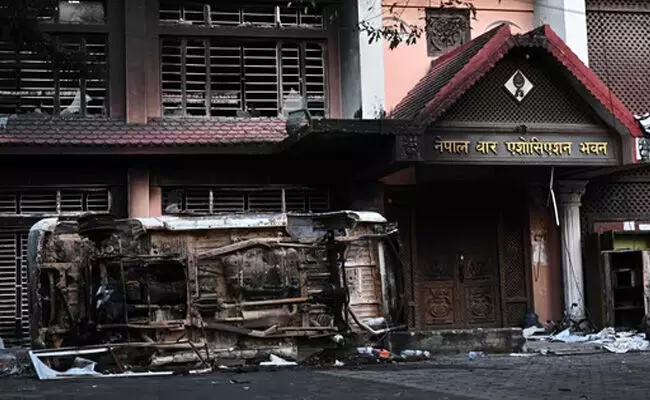 ನೇಪಾಳ | ಕಗ್ಗಂಟಾದ ಮಧ್ಯಂತರ ಪ್ರಧಾನಿ ಆಯ್ಕೆ : ಪ್ರತಿಭಟನಾಕಾರರ ಎರಡು ಬಣಗಳ ನಡುವೆ ಹೊಡೆದಾಟ