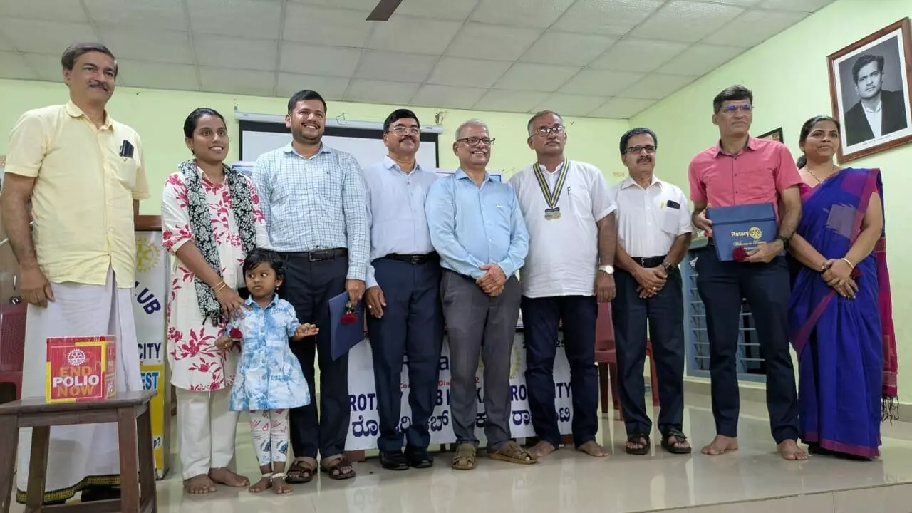 ಕಾರ್ಕಳ : ರೋಟರಿ ರಾಕ್ ಸಿಟಿ ವತಿಯಿಂದ ಶಿಕ್ಷಕರ ದಿನಾಚರಣೆ ಕಾರ್ಕಳ : ರೋಟರಿ ರಾಕ್ ಸಿಟಿ ವತಿಯಿಂದ ಶಿಕ್ಷಕರ ದಿನಾಚರಣೆ