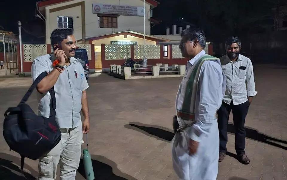 ಬೆಳ್ತಂಗಡಿ: S I T ಕಚೇರಿಗೆ ತೆರಳಿ ದೂರು ನೀಡಿದ ಮಹೇಶ ಶೆಟ್ಟಿ ತಿಮರೋಡಿ ಬೆಳ್ತಂಗಡಿ: S I T ಕಚೇರಿಗೆ ತೆರಳಿ ದೂರು ನೀಡಿದ ಮಹೇಶ ಶೆಟ್ಟಿ ತಿಮರೋಡಿ