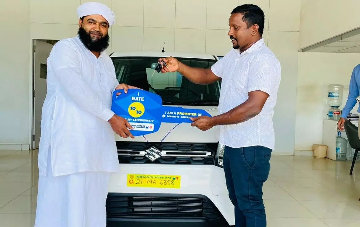 ಕೋಲ್ಪೆ ಜಮಾಅತ್ ವತಿಯಿಂದ ಮಸೀದಿಯ ಖತೀಬ್ಗೆ ಕಾರು ಉಡುಗೊರೆ ಕೋಲ್ಪೆ ಜಮಾಅತ್ ವತಿಯಿಂದ ಮಸೀದಿಯ ಖತೀಬ್ಗೆ ಕಾರು ಉಡುಗೊರೆ