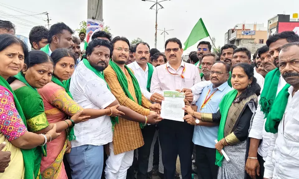 ಕಲಬುರಗಿ | ರೈತರ ಸಾಲ ಮನ್ನಾ, ಬೆಳೆ ವಿಮೆ ಬಿಡುಗಡೆಗೆ ರೈತ ಸಂಘಟನೆಗಳ ಆಗ್ರಹ