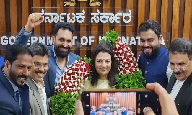 ಎಂಎಲ್‌ಸಿ ಆಗಿ ಪ್ರಮಾಣ ವಚನ ಸ್ವೀಕರಿಸಿದ ಆರತಿ ಕೃಷ್ಣರನ್ನು ಸನ್ಮಾನಿಸಿದ ಅನಿವಾಸಿ ಭಾರತೀಯರು