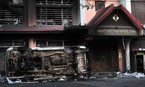 ನೇಪಾಳ | ಕಗ್ಗಂಟಾದ ಮಧ್ಯಂತರ ಪ್ರಧಾನಿ ಆಯ್ಕೆ : ಪ್ರತಿಭಟನಾಕಾರರ ಎರಡು ಬಣಗಳ ನಡುವೆ ಹೊಡೆದಾಟ