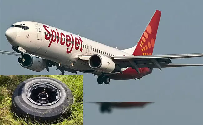 ಗುಜರಾತ್ | ಕಾಂಡ್ಲಾ ಏರ್ ಪೋರ್ಟ್ ನಲ್ಲಿ ಟೇಕ್ ಆಫ್ ಆಗುವಾಗಲೇ ಕಳಚಿದ ವಿಮಾನದ ಚಕ್ರ! ಗುಜರಾತ್ | ಕಾಂಡ್ಲಾ ಏರ್ ಪೋರ್ಟ್ ನಲ್ಲಿ ಟೇಕ್ ಆಫ್ ಆಗುವಾಗಲೇ ಕಳಚಿದ ವಿಮಾನದ ಚಕ್ರ!