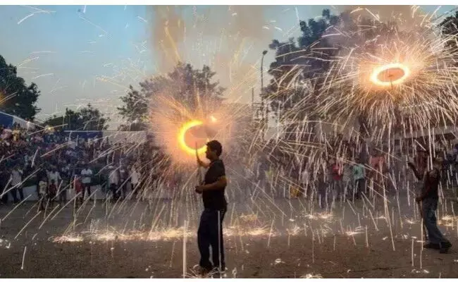 ಪಟಾಕಿ ನಿಷೇಧ ದಿಲ್ಲಿಗೆ ಮಾತ್ರ ಸೀಮಿತ ಯಾಕೆ? ಸುಪ್ರೀಂಕೋರ್ಟ್ ಪ್ರಶ್ನೆ