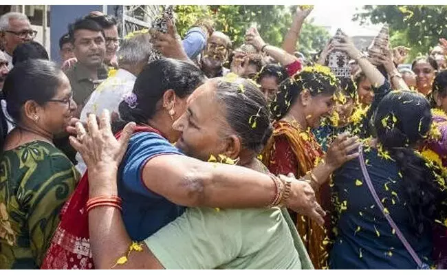 ನೇಪಾಳದಲ್ಲಿ ಹಿಂಸಾಚಾರ | ಸುರಕ್ಷಿತವಾಗಿ ತಾಯ್ನಾಡಿಗೆ ಮರಳಿದ ಆಂಧ್ರ ಪ್ರವಾಸಿಗರು