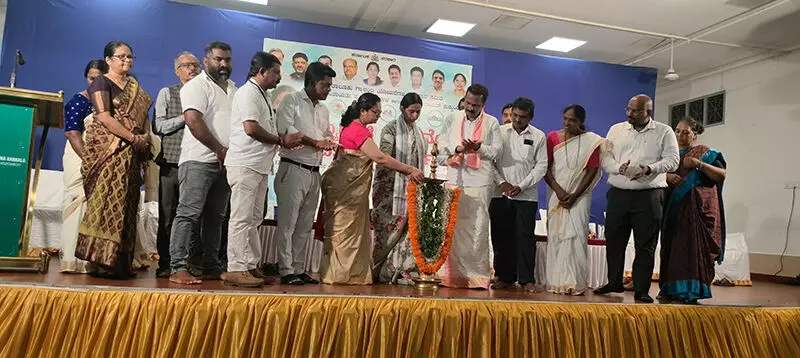 ಬಿಜೆಪಿ ಏನೇ ತಿಪ್ಪರಲಾಗ ಹಾಕಿದರೂ 5 ವರ್ಷ ರಾಜ್ಯದ ಜನತೆಗೆ ‘ಗ್ಯಾರಂಟಿ’: ಕಾರ್ಕಳ ಗ್ಯಾರಂಟಿ ಸಮಾವೇಶದಲ್ಲಿ ಸಚಿವೆ ಹೆಬ್ಬಾಳ್ಕರ್ ಬಿಜೆಪಿ ಏನೇ ತಿಪ್ಪರಲಾಗ ಹಾಕಿದರೂ 5 ವರ್ಷ ರಾಜ್ಯದ ಜನತೆಗೆ ‘ಗ್ಯಾರಂಟಿ’: ಕಾರ್ಕಳ ಗ್ಯಾರಂಟಿ ಸಮಾವೇಶದಲ್ಲಿ ಸಚಿವೆ ಹೆಬ್ಬಾಳ್ಕರ್