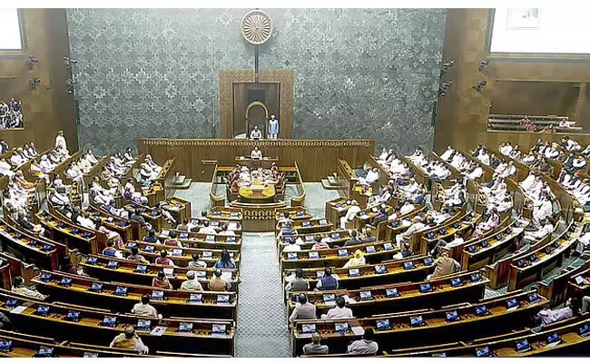 ಶೇ. 21ರಷ್ಟು ಸಂಸದರು, ಶಾಸಕರು ಹಾಗೂ ವಿಧಾನ ಪರಿಷತ್ ಸದಸ್ಯರು ವಂಶಪಾರಂಪರ್ಯ ಹಿನ್ನೆಲೆಯುಳ್ಳವರು: ಎಡಿಆರ್ ವರದಿ ಶೇ. 21ರಷ್ಟು ಸಂಸದರು, ಶಾಸಕರು ಹಾಗೂ ವಿಧಾನ ಪರಿಷತ್ ಸದಸ್ಯರು ವಂಶಪಾರಂಪರ್ಯ ಹಿನ್ನೆಲೆಯುಳ್ಳವರು: ಎಡಿಆರ್ ವರದಿ