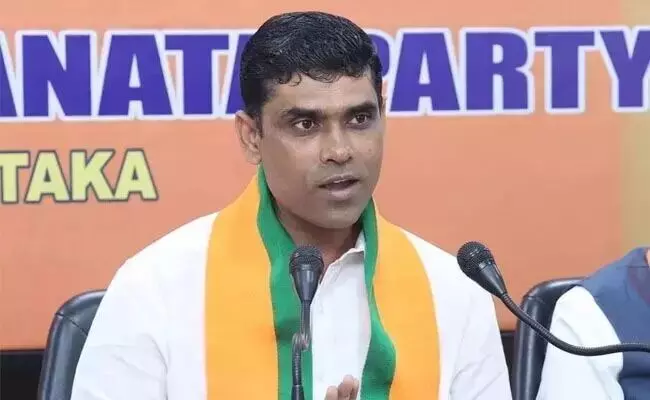 ಪೊಲೀಸರ ಕರ್ತವ್ಯಕ್ಕೆ ಅಡ್ಡಿ ಆರೋಪ: ಪಿ.ರಾಜೀವ್ ಸಹಿತ ಹಲವರ ವಿರುದ್ಧ ಎಫ್ಐಆರ್ ಪೊಲೀಸರ ಕರ್ತವ್ಯಕ್ಕೆ ಅಡ್ಡಿ ಆರೋಪ: ಪಿ.ರಾಜೀವ್ ಸಹಿತ ಹಲವರ ವಿರುದ್ಧ ಎಫ್ಐಆರ್