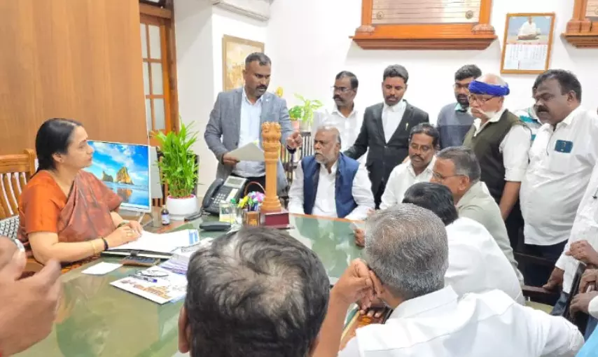 ಆದಿ ಕರ್ನಾಟಕ, ಆದಿ ಆಂಧ್ರ ಮತ್ತು ಆದಿ ದ್ರಾವಿಡ ಜಾತಿಗಳನ್ನು ಕೈಬಿಡಲು ಒತ್ತಾಯ ಆದಿ ಕರ್ನಾಟಕ, ಆದಿ ಆಂಧ್ರ ಮತ್ತು ಆದಿ ದ್ರಾವಿಡ ಜಾತಿಗಳನ್ನು ಕೈಬಿಡಲು ಒತ್ತಾಯ