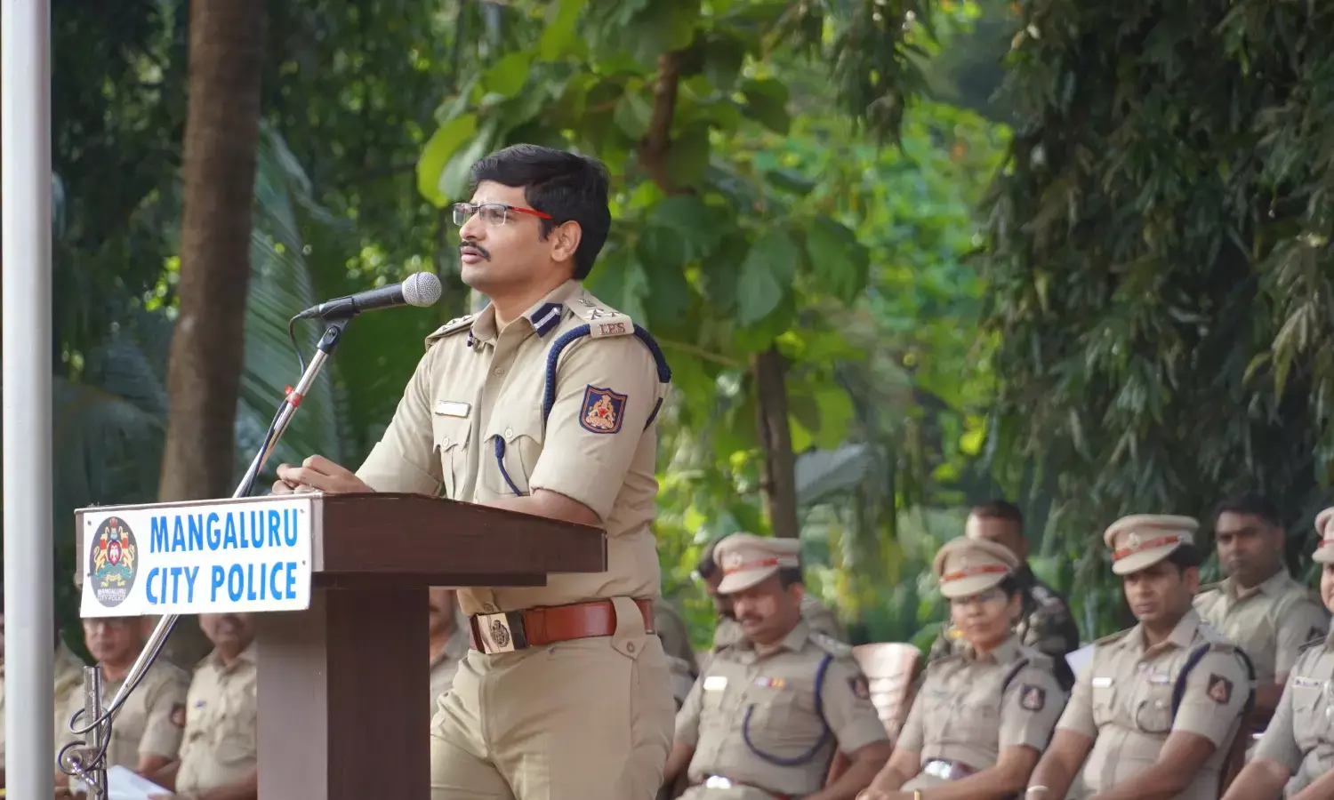 ಮಂಗಳೂರು| ಅಪರಾಧ ಪತ್ತೆ ಪ್ರಕರಣದಲ್ಲಿ ಕಾರ್ಯಕ್ಷಮತೆ ತೋರಿದ ಪೊಲೀಸರಿಗೆ ಅಭಿನಂದನೆ