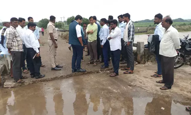 ಕಲಬುರಗಿ | ಆಳಂದ ತಾಲೂಕಿನಲ್ಲಿ ಪ್ರವಾಹ ಹಾನಿ : ತಕ್ಷಣ ಸ್ಪಂದನೆಗೆ ಜಿಪಂ ಸಿಇಒ ಭಂವಾರಸಿಂಗ್ ಮೀನಾ ಸೂಚನೆ