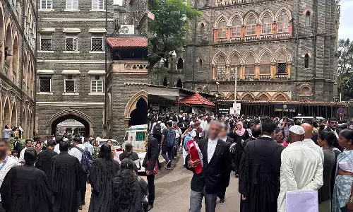 ದಿಲ್ಲಿ ಮತ್ತು ಬಾಂಬೆ ಹೈಕೋರ್ಟ್‌ಗೆ ಬಾಂಬ್ ಬೆದರಿಕೆ : ಕಲಾಪ ಸ್ಥಗಿತಗೊಳಿಸಿ ನ್ಯಾಯಾಲಯದಿಂದ ಹೊರಗೆ ಬಂದ ನ್ಯಾಯಾಧೀಶರು