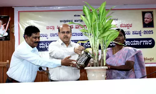 ಕೊಪ್ಪಳ |  ಸಮೀಕ್ಷೆಯಿಂದ ಯಾರು ಬಿಟ್ಟು ಹೋಗದಂತೆ ನೋಡಿಕೊಳ್ಳಬೇಕು: ಡಿಸಿ ಸುರೇಶ ಇಟ್ನಾಳ