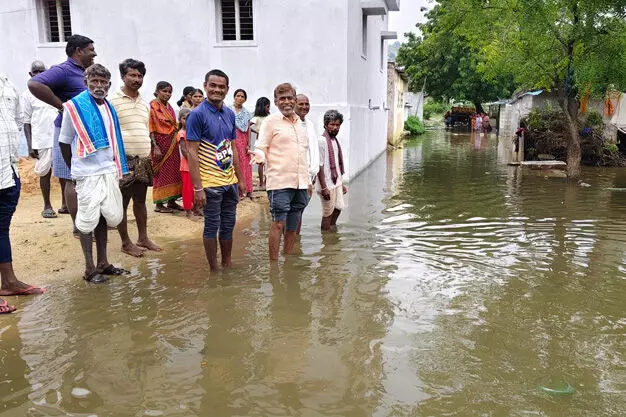 ಯಾದಗಿರಿ | ಧಾರಕಾರ ಮಳೆ : ಬಳಿಚಕ್ರ ಬಡಾವಣೆಯ 40ಕ್ಕೂ ಹೆಚ್ಚು ಮನೆಗಳಿಗೆ ನುಗ್ಗಿದ ನೀರು
